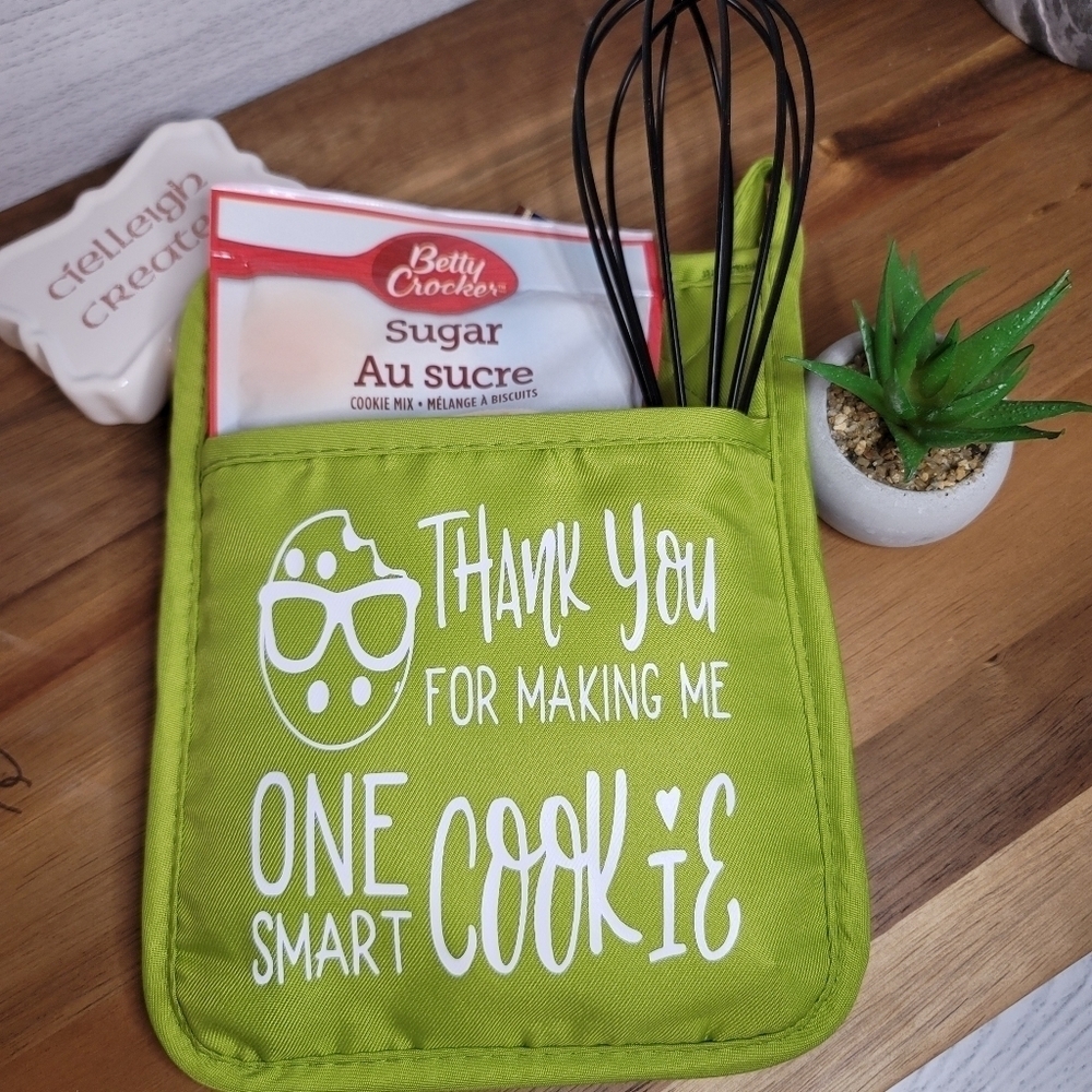 Teacher Gifts - Personalized Oven Mitt
